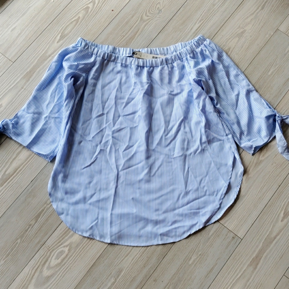 Women's blue and white off the shoulder blouse with bell sleeves and bows size L